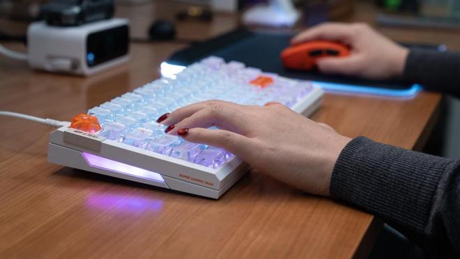 冲的电竞神器ATK RS7 Air磁轴键盘开元ky棋牌半价享受旗舰体验？低预算闭眼(图3)